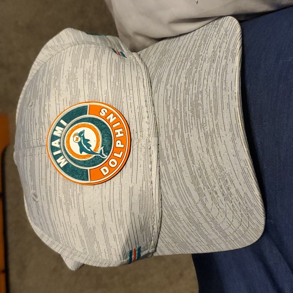 Miami dolphins hat men